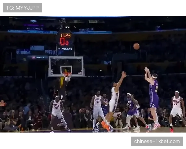 76人三巨头合砍81分逆转黄蜂 关键时刻控场能力经受考验